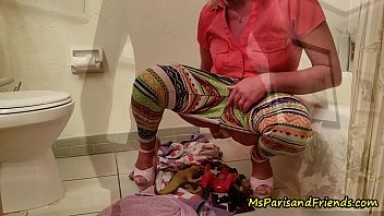 Watching Mommy Pee is so Fucking HOT