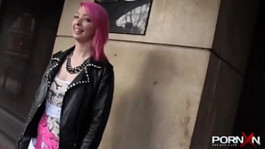 Sexy pink heir babe in public