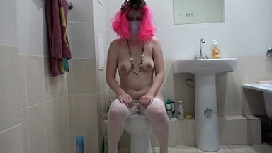 Mom in early pregnancy pisses and masturbates on the toilet Homemade fetish