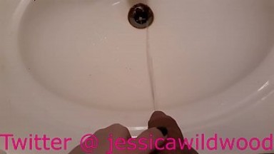 Jessica wildwood Piss's in the sink 2020