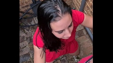 Slutty girl gets a piss facial and gives a blowjob in the alley